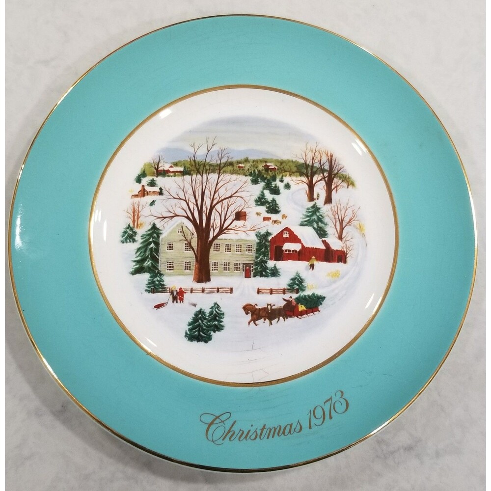 Vintage 1973 Avon Christmas Plate "Christmas on the Farm" Enoch Wedgwood 9"